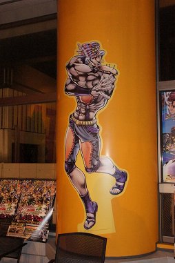 画像ギャラリー No.004のサムネイル画像 / 「ジョジョの奇妙な冒険 アイズオブヘブン」発売。渋谷タワレコにスピードワゴンが降り立った,発売記念イベントをレポート