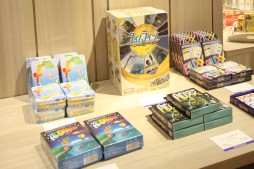 画像ギャラリー No.010のサムネイル画像 / 老舗デパートに海外ボードゲームが勢揃い。日本橋三越本店で開催された催事イベントで,カナイセイジ氏のトークセミナーを聞いてきた