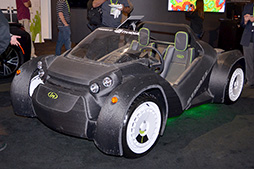 画像ギャラリー No.019のサムネイル画像 / ［GTC 2015］Unreal Engineで車の自動運転が上達する？ 自動運転車からクアッドコプターまで話題が広がったGTC 2015のNVIDIAブースレポート