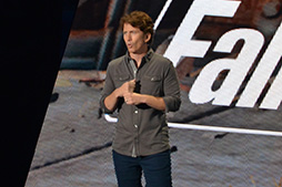 画像ギャラリー No.005のサムネイル画像 / ［E3 2015］「Xbox E3 2015 briefing」詳報（後編）：新型Ford GTの実車登場に会場大興奮の「Forza 6」。Tomb Raider新作の高画質ムービーも掲載