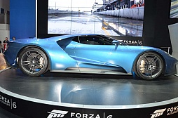 画像ギャラリー No.003のサムネイル画像 / ［E3 2015］3画面仕様×可動筐体の「Forza Motorsport 6」を体験。ただし，残念ながら製品版は3画面に対応せず