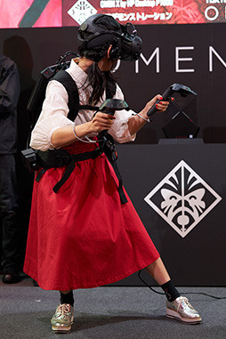画像ギャラリー No.015のサムネイル画像 / ［TGS 2017］でんぱ組.incのゲーマー古川未鈴さん，HPの背負えるPCでVRゲームを躍動感たっぷりにプレイ