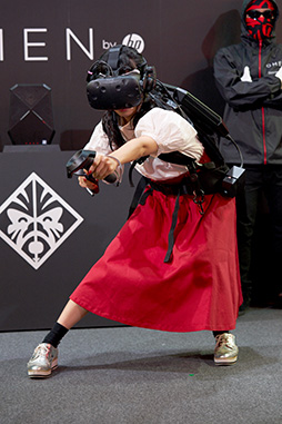 画像ギャラリー No.018のサムネイル画像 / ［TGS 2017］でんぱ組.incのゲーマー古川未鈴さん，HPの背負えるPCでVRゲームを躍動感たっぷりにプレイ