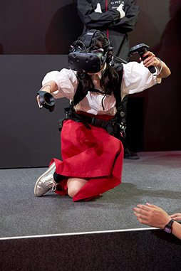 画像ギャラリー No.023のサムネイル画像 / ［TGS 2017］でんぱ組.incのゲーマー古川未鈴さん，HPの背負えるPCでVRゲームを躍動感たっぷりにプレイ