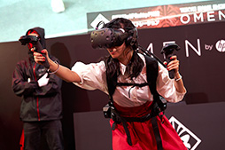 画像ギャラリー No.027のサムネイル画像 / ［TGS 2017］でんぱ組.incのゲーマー古川未鈴さん，HPの背負えるPCでVRゲームを躍動感たっぷりにプレイ