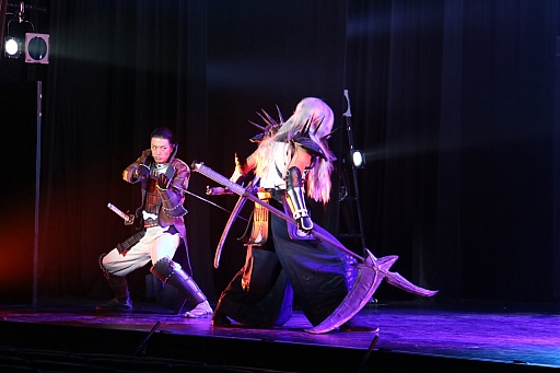 画像ギャラリー No.016のサムネイル画像 / 「斬劇『戦国BASARA4 皇』本能寺の変」の公演がスタート。ゲームのアクションを再現すべく，さらにパワーアップした殺陣を確認できたゲネプロの模様をレポート