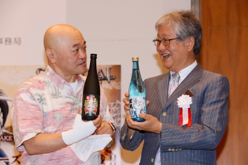 画像ギャラリー No.002のサムネイル画像 / 「戦国BASARA」シリーズの15周年を記念した日本酒2種が7月21日に発売