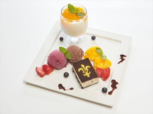画像ギャラリー No.016のサムネイル画像 / カプコンカフェの夏は2つのコラボで盛り上がる! 「戦国BASARA 15周年」「コードギアス」コラボメニューの試食会レポートをお届け