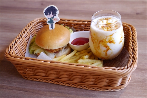 画像ギャラリー No.037のサムネイル画像 / カプコンカフェの夏は2つのコラボで盛り上がる! 「戦国BASARA 15周年」「コードギアス」コラボメニューの試食会レポートをお届け