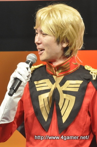 画像ギャラリー No.004のサムネイル画像 / ［TGS 2015］スマホ向けガンダムタイトルが揃い踏み。声優の小野坂昌也さんと檜山修之さんも登場した「秋のシャア祭り！ガンダムアプリ最新情報！！」レポート