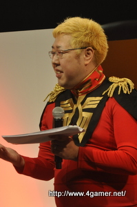 画像ギャラリー No.012のサムネイル画像 / ［TGS 2015］スマホ向けガンダムタイトルが揃い踏み。声優の小野坂昌也さんと檜山修之さんも登場した「秋のシャア祭り！ガンダムアプリ最新情報！！」レポート