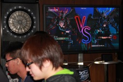 画像ギャラリー No.010のサムネイル画像 / AC「スクール オブ ラグナロク」をプロゲーマー・ふ〜ど氏がじっくり解説。ロケテスト会場で収録した直撮りプレイムービー＆ロケテ大会レポート