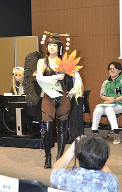 画像ギャラリー No.019のサムネイル画像 / 「DEAD OR ALIVE FESTIVAL」のフォト＆コスプレイベントをレポート。本物そっくりのバース登場に会場は騒然