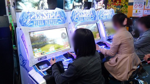 画像ギャラリー No.005のサムネイル画像 / 100人を超えるファンが集まった,AC「ディシディアファイナルファンタジー」ロケテストレポート。会場で間Pと鯨岡Dに話を聞いてみた