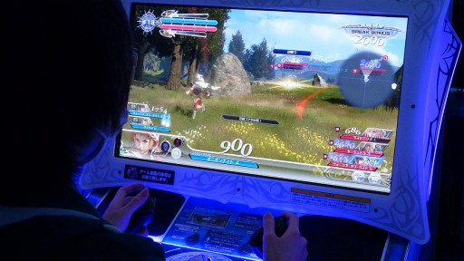 画像ギャラリー No.008のサムネイル画像 / 100人を超えるファンが集まった,AC「ディシディアファイナルファンタジー」ロケテストレポート。会場で間Pと鯨岡Dに話を聞いてみた