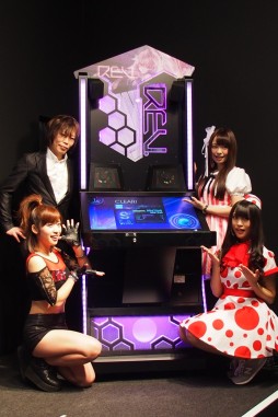 画像ギャラリー No.019のサムネイル画像 / 「crossbeats REV.」は最初からアーケードを目指して作ったタイトル――プロデューサーNAOKI氏にJAEPO会場で話を聞いてみた