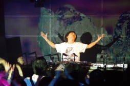 画像ギャラリー No.009のサムネイル画像 / 「crossbeats REV. SHARING DJ PARTY -2017 SPRING-」フォトレポート。8名のアーティスト陣が4時間以上にわたり熱いライブを繰り広げる