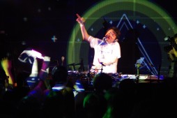 画像ギャラリー No.016のサムネイル画像 / 「crossbeats REV. SHARING DJ PARTY -2017 SPRING-」フォトレポート。8名のアーティスト陣が4時間以上にわたり熱いライブを繰り広げる