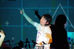 画像ギャラリー No.019のサムネイル画像 / 「crossbeats REV. SHARING DJ PARTY -2017 SPRING-」フォトレポート。8名のアーティスト陣が4時間以上にわたり熱いライブを繰り広げる