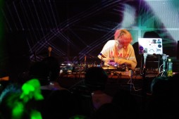 画像ギャラリー No.020のサムネイル画像 / 「crossbeats REV. SHARING DJ PARTY -2017 SPRING-」フォトレポート。8名のアーティスト陣が4時間以上にわたり熱いライブを繰り広げる