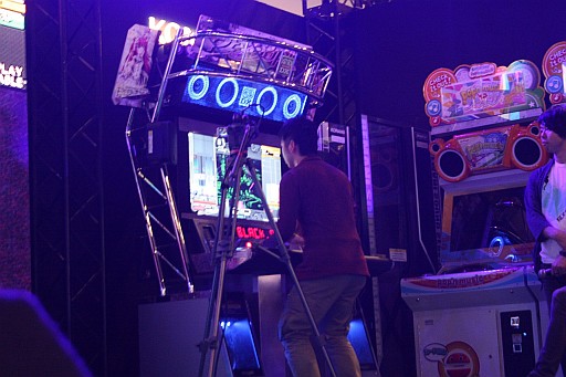 画像ギャラリー No.107のサムネイル画像 / 新たなBEMANI王者達が誕生。最高峰の戦いが繰り広げられた「The 4th KONAMI Arcade Championship」フォトレポート