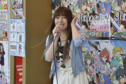 画像ギャラリー No.008のサムネイル画像 / 声優 榊原ゆいさんによるお渡し会も行われた「STELLA GLOW」(ステラ グロウ)発売記念抽選会の模様をレポート