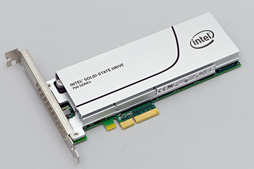 画像ギャラリー No.005のサムネイル画像 / NVMe準拠のPCIe 3.0接続となるIntel製SSD「SSD 750」レビュー。SATA 6Gbps比で2倍以上という圧倒的な速度性能を確認する