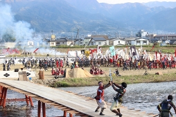 画像ギャラリー No.070のサムネイル画像 / イケメン武将たちとふたり旅気分が楽しめる「イケメン戦国」×山梨県笛吹市コラボ&大迫力の川中島合戦戦国絵巻レポート