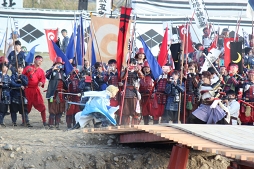 画像ギャラリー No.077のサムネイル画像 / イケメン武将たちとふたり旅気分が楽しめる「イケメン戦国」×山梨県笛吹市コラボ&大迫力の川中島合戦戦国絵巻レポート