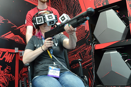 画像ギャラリー No.024のサムネイル画像 / ［E3 2015］新型HMD「StarVR」を西川善司が体験。「5K解像度で視界角210度」はVR体験をどう変える？