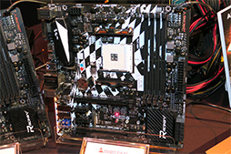 画像ギャラリー No.012のサムネイル画像 / Ryzenの実効性能はこれからまだ上がる？ AMDがRyzenの利点をアピールする説明会を開催