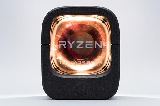 画像ギャラリー No.017のサムネイル画像 / 「Ryzen Threadripper」到着! これまでにない製品ボックスと,アイデア賞モノのCPU取り付け方法を見てみよう
