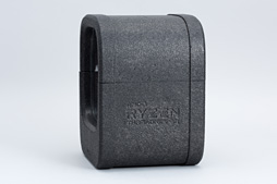 画像ギャラリー No.020のサムネイル画像 / 「Ryzen Threadripper」到着! これまでにない製品ボックスと,アイデア賞モノのCPU取り付け方法を見てみよう