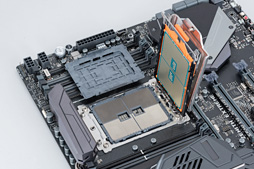 画像ギャラリー No.045のサムネイル画像 / 「Ryzen Threadripper」到着! これまでにない製品ボックスと,アイデア賞モノのCPU取り付け方法を見てみよう