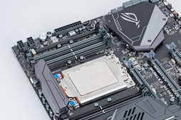 画像ギャラリー No.047のサムネイル画像 / 「Ryzen Threadripper」到着! これまでにない製品ボックスと,アイデア賞モノのCPU取り付け方法を見てみよう