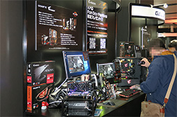 画像ギャラリー No.023のサムネイル画像 / 「Ryzen」のステージイベントは満員御礼。多くの来場者で賑わった「AMD FAN DAY FESTIVAL」レポート