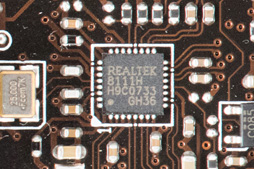 画像ギャラリー No.028のサムネイル画像 / Raven Ridge「Ryzen 5 2400G」「Ryzen 3 2200G」到着。レビュワー向け評価キットの中身を見てみる