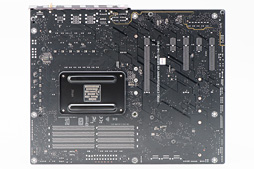 画像ギャラリー No.026のサムネイル画像 / 「Ryzen 7 2700X」「Ryzen 5 2600X」評価キットが4Gamerに到着。第2世代Ryzenは8C16Tの最上位モデルで税別329ドルに