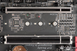 画像ギャラリー No.051のサムネイル画像 / 「Ryzen 7 2700X」「Ryzen 5 2600X」評価キットが4Gamerに到着。第2世代Ryzenは8C16Tの最上位モデルで税別329ドルに