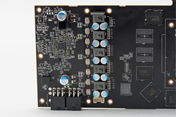 画像ギャラリー No.015のサムネイル画像 / PowerColorオリジナルクーラー搭載の「AXR9 380X 4GBD5-PPDHE」を試す。2016年を迎え，R9 380Xの立ち位置は変わったか