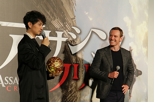 画像ギャラリー No.006のサムネイル画像 / 映画「アサシン クリード」のスペシャルイベントが開催。マイケル・ファスベンダーさんと斎藤 工さんがトークを披露