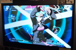 画像ギャラリー No.003のサムネイル画像 / フランスパンのドット芸が映える鞭使い・フォノンが参戦。最新作「UNDER NIGHT IN-BIRTH Exe:Late[st]」ロケテストレポート（※ムービー追加）