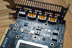 画像ギャラリー No.022のサムネイル画像 / 「Radeon R9 Fury X」レビュー。GeForceの上位モデルと戦えるRadeonが,唯一無二の特徴を武器に戻ってきた