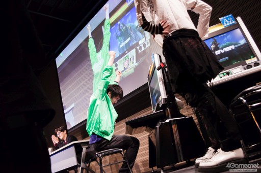 画像ギャラリー No.045のサムネイル画像 / セガの格ゲーイベント「APM D-1 FIGHTING FESTIVAL」フォトレポート。「ブレードアークス」「恋姫」「DOA5U」「GGXrdR」「電撃FCI」の2015年度最後の覇者が決定