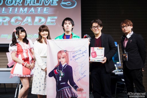 画像ギャラリー No.047のサムネイル画像 / セガの格ゲーイベント「APM D-1 FIGHTING FESTIVAL」フォトレポート。「ブレードアークス」「恋姫」「DOA5U」「GGXrdR」「電撃FCI」の2015年度最後の覇者が決定