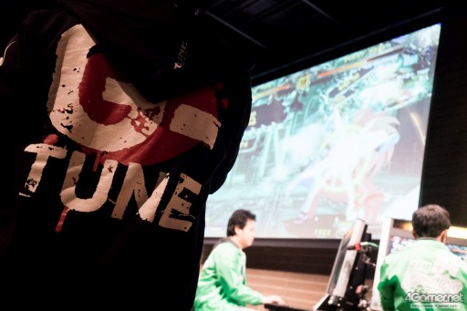 画像ギャラリー No.057のサムネイル画像 / セガの格ゲーイベント「APM D-1 FIGHTING FESTIVAL」フォトレポート。「ブレードアークス」「恋姫」「DOA5U」「GGXrdR」「電撃FCI」の2015年度最後の覇者が決定