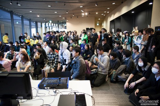 画像ギャラリー No.073のサムネイル画像 / セガの格ゲーイベント「APM D-1 FIGHTING FESTIVAL」フォトレポート。「ブレードアークス」「恋姫」「DOA5U」「GGXrdR」「電撃FCI」の2015年度最後の覇者が決定