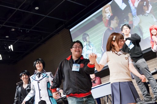 画像ギャラリー No.088のサムネイル画像 / セガの格ゲーイベント「APM D-1 FIGHTING FESTIVAL」フォトレポート。「ブレードアークス」「恋姫」「DOA5U」「GGXrdR」「電撃FCI」の2015年度最後の覇者が決定