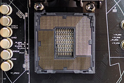画像ギャラリー No.003のサムネイル画像 / ［COMPUTEX］Intelの次世代CPU「Skylake」対応マザーボードが展示される。発売は夏の終わり頃か