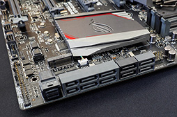 画像ギャラリー No.021のサムネイル画像 / 「Intel Z170」搭載のゲーマー向けマザーボードを各社が発表。高速化されたM.2スロットやUSB 3.1 Type-A&Cポート搭載が標準に